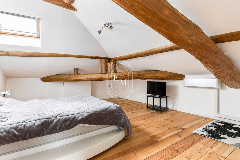 Maison - 297 m² - 12 pièces