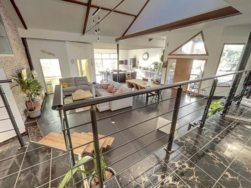 Maison - 300 m² - 9 pièces