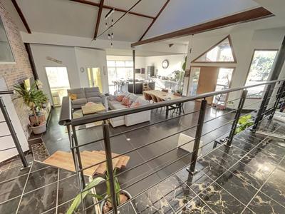 Maison - 300 m² - 9 pièces