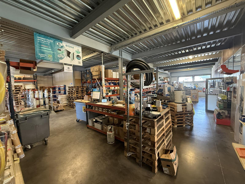 Local d'activités - 376 m²