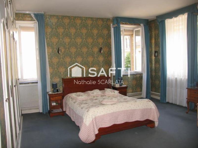 Maison - 180 m² - 7 pièces