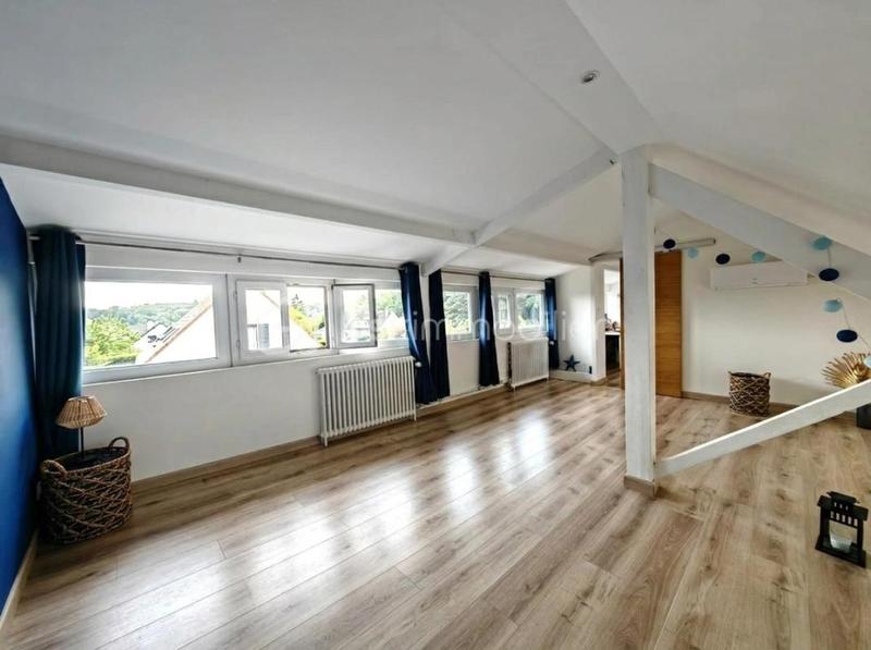 Maison traditionnelle - 139 m² - 5 pièces