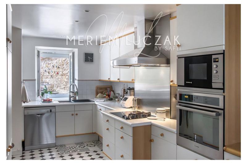 Maison - 180 m² - 7 pièces