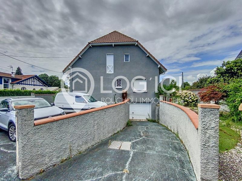 Maison - 204 m² - 6 pièces