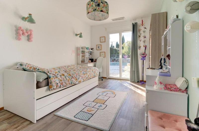 Propriété - 160 m² - 6 pièces