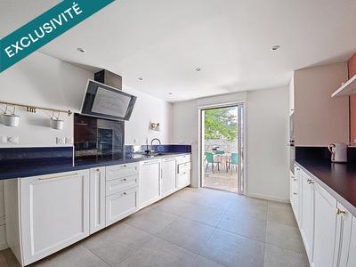 Maison - 178 m² - 8 pièces