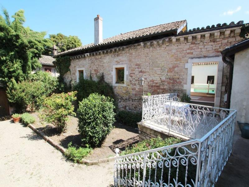 Demeure - 344 m² - 15 pièces