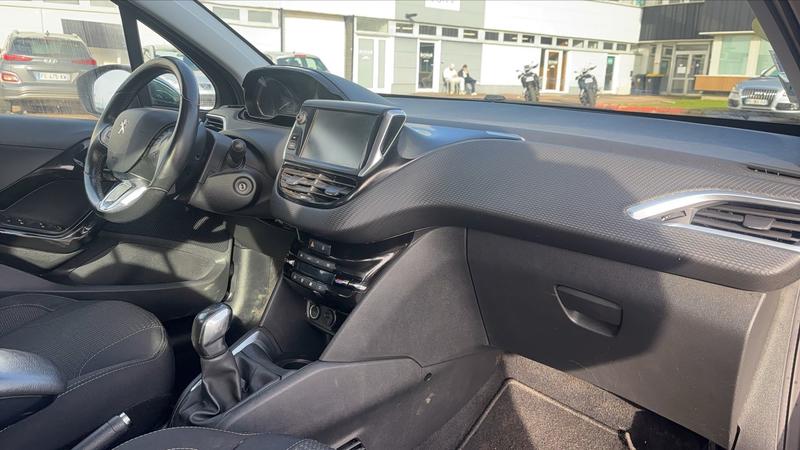 Peugeot 208 1.6 BlueHDi 100 Allure Business