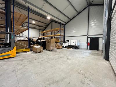 Local d'activités - 180 m²