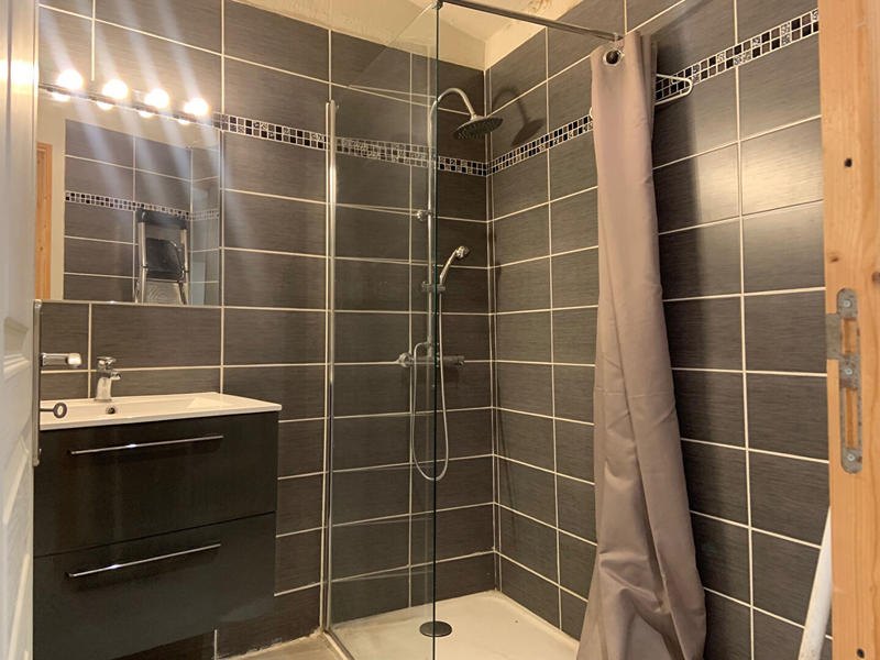 Local d'activités - 69 m²