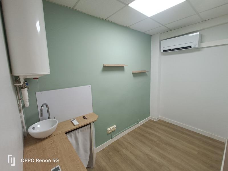 Local commercial - 82 m² - 6 pièces