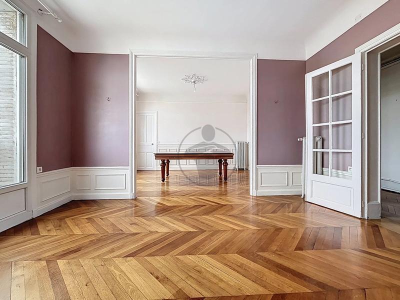 Appartement - 125 m² - 5 pièces