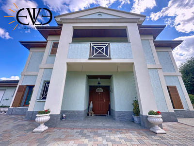 Villa - 234 m² - 7 pièces