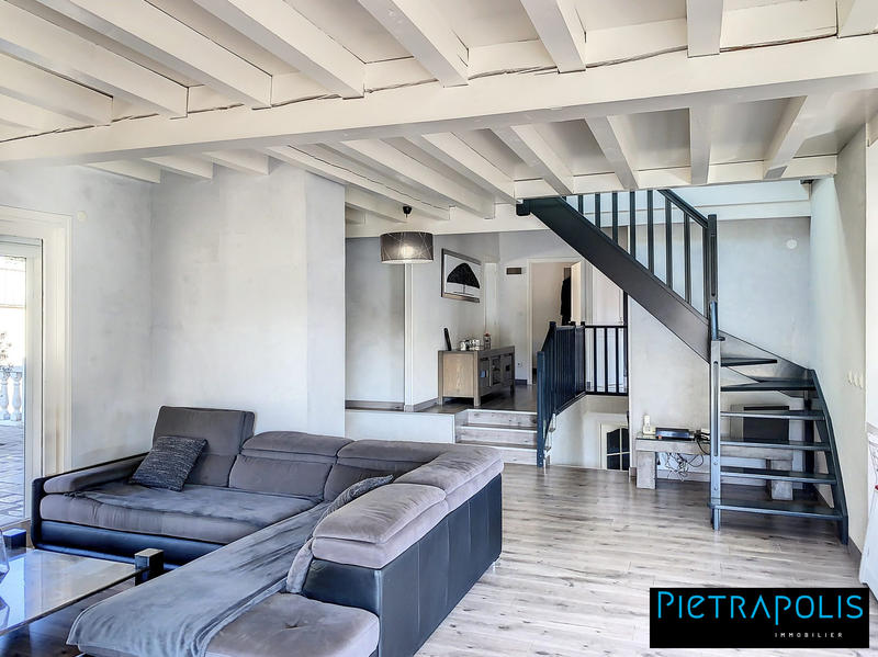 Maison - 180 m² - 7 pièces