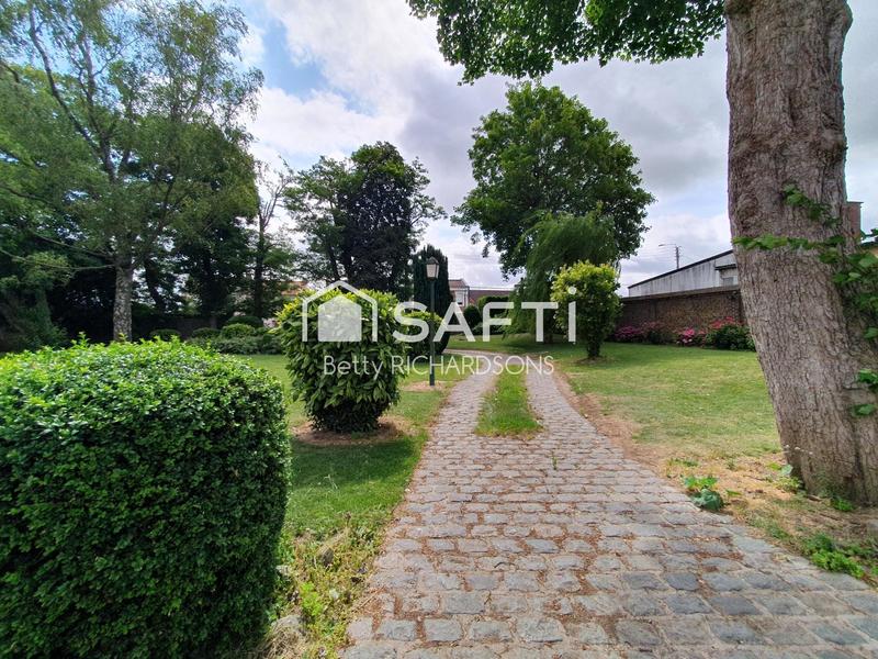 Maison de maîtres - 232 m² - 11 pièces