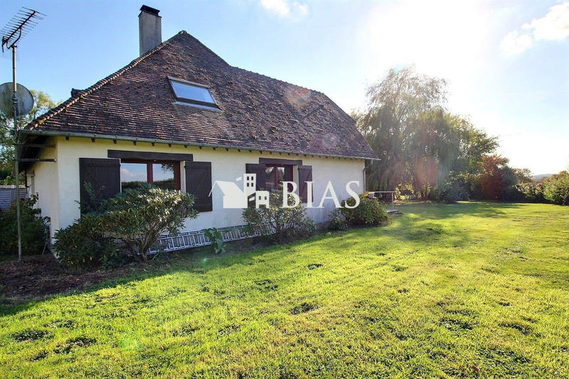 Maison traditionnelle - 187 m² - 7 pièces