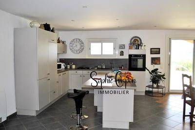 Villa - 245 m² - 8 pièces