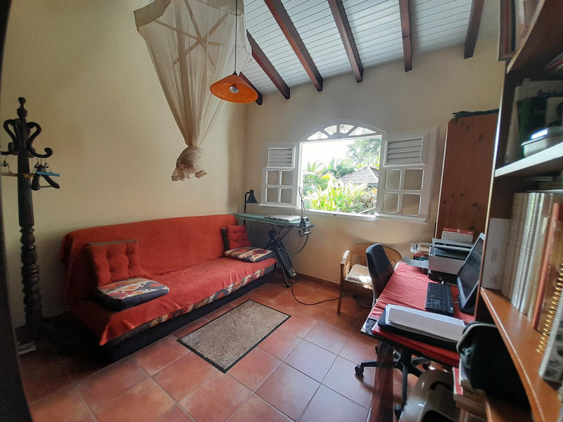 Maison - 240 m² - 9 pièces