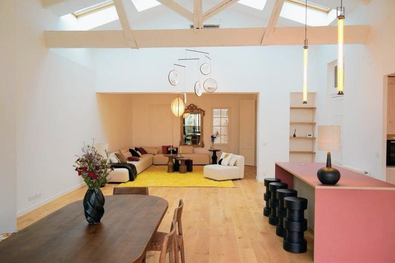 Appartement - 216 m² - 6 pièces