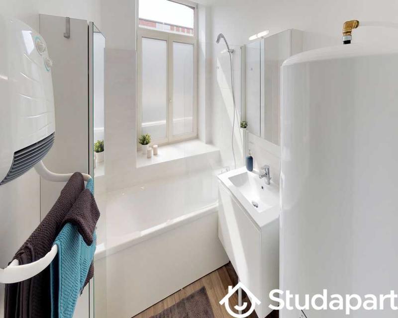 Chambre - 80 m² - 1 pièce