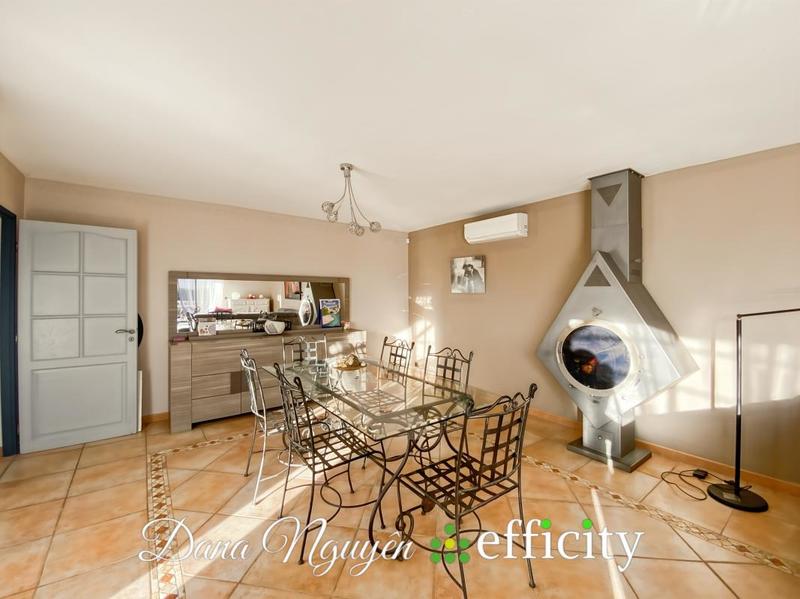 Villa - 176 m² - 8 pièces