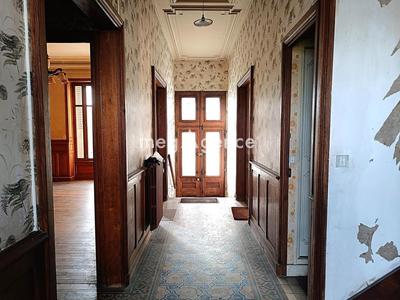 Maison - 210 m² - 7 pièces