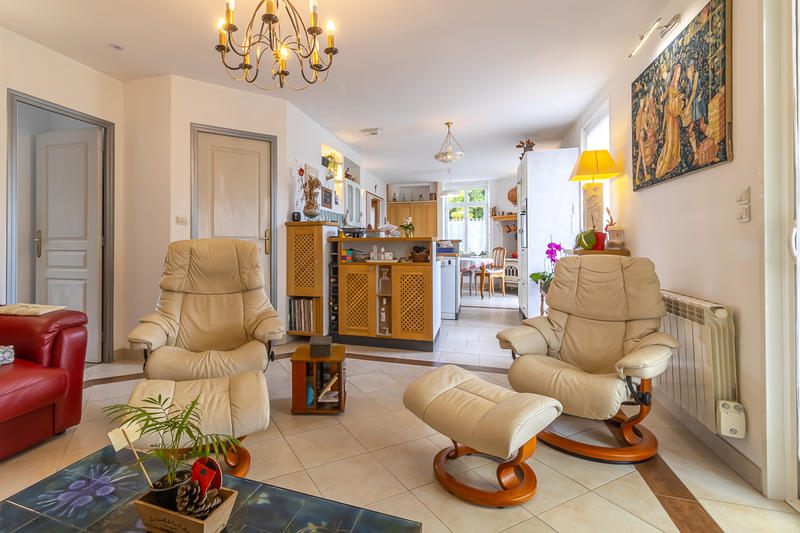 Propriété - 202 m² - 11 pièces