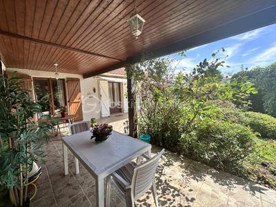 Maison traditionnelle - 128 m² - 6 pièces