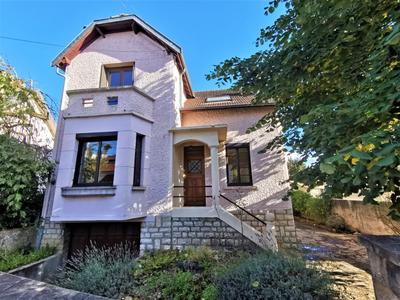 Maison - 140 m² - 7 pièces