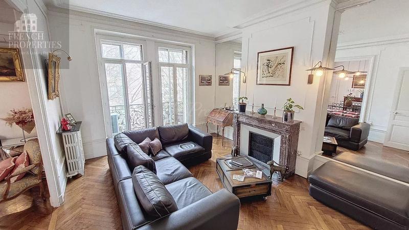 Appartement - 137 m² - 5 pièces