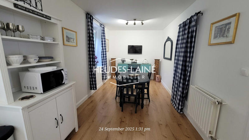 Maison - 330 m² - 10 pièces