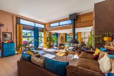 Maison de bois - 240 m² - 6 pièces