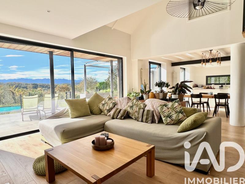 Maison - 170 m² - 7 pièces