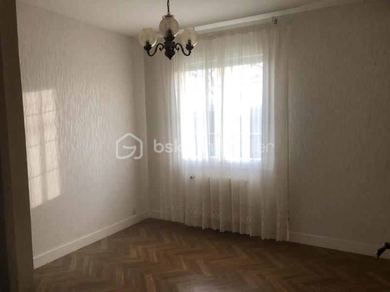 Maison traditionnelle - 80 m² - 4 pièces