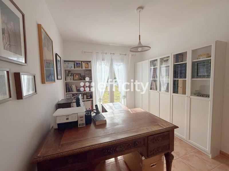 Maison - 217 m² - 9 pièces