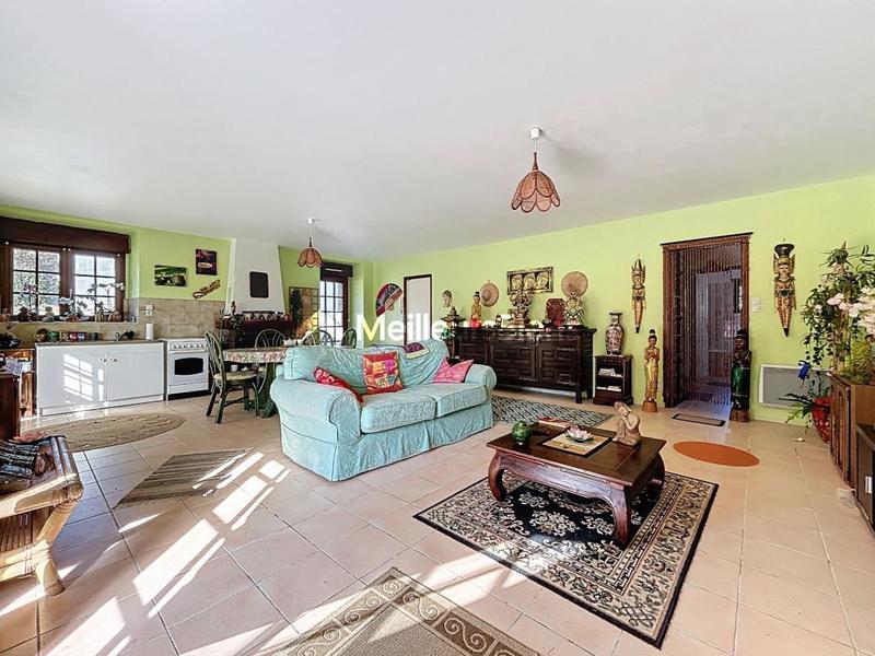 Maison - 230 m² - 10 pièces