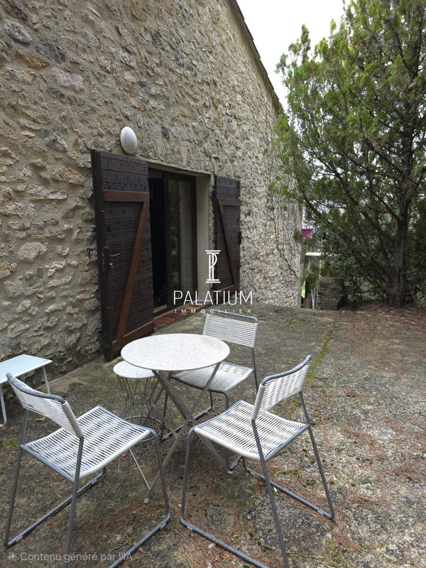 Maison - 260 m² - 10 pièces