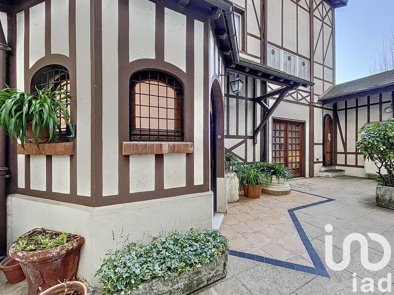 Appartement - 204 m² - 6 pièces