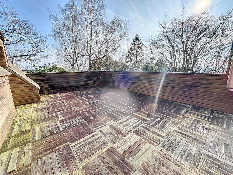 Maison - 261 m² - 9 pièces