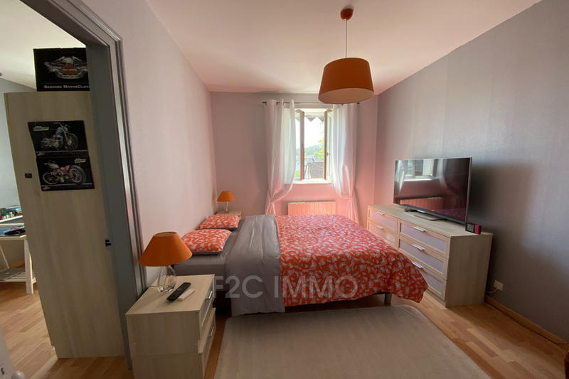 Appartement - 94 m² - 4 pièces