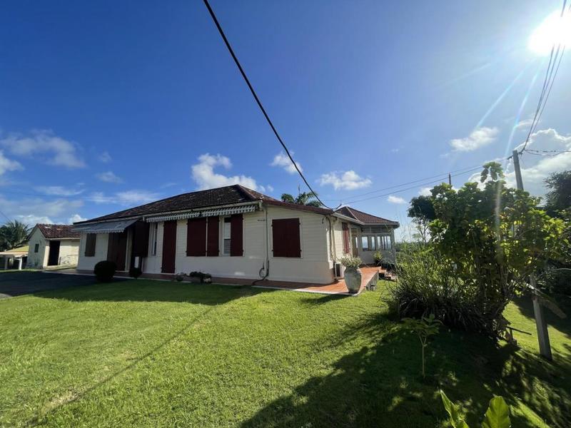 Propriété - 6 213 m² - 4 pièces