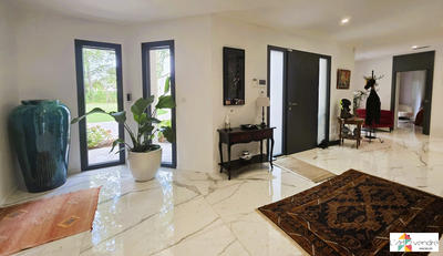 Maison contemporaine - 350 m² - 10 pièces