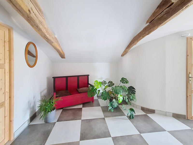 Maison - 270 m² - 11 pièces