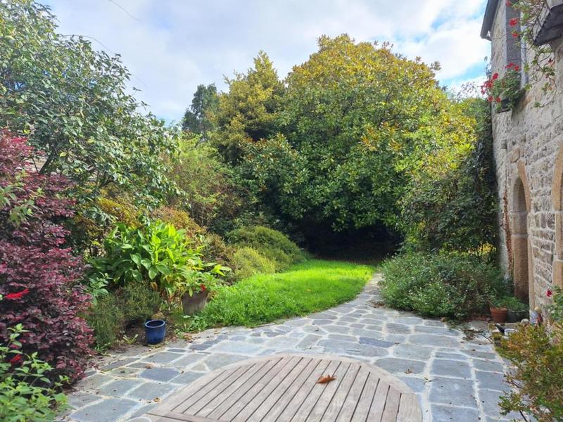 Propriété - 277 m² - 9 pièces