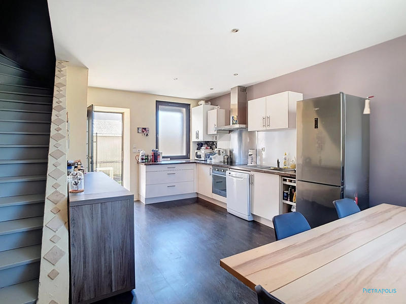 Maison - 99 m² - 5 pièces