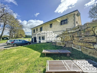 Maison - 260 m² - 8 pièces