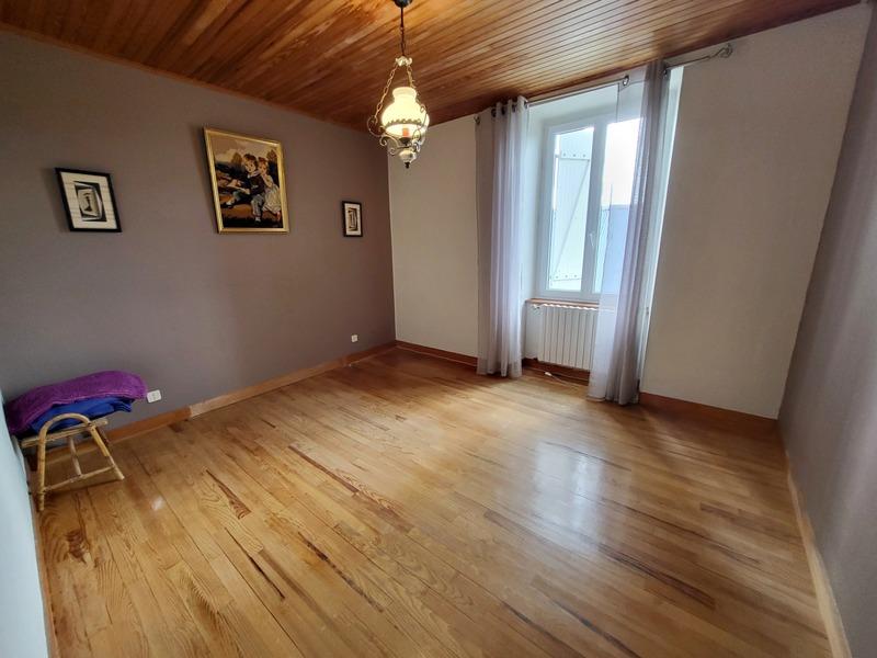 Maison - 163 m² - 9 pièces