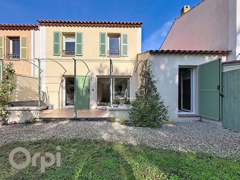 Maison - 96 m² - 5 pièces
