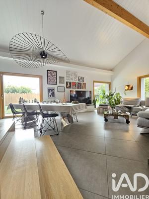 Maison - 197 m² - 4 pièces