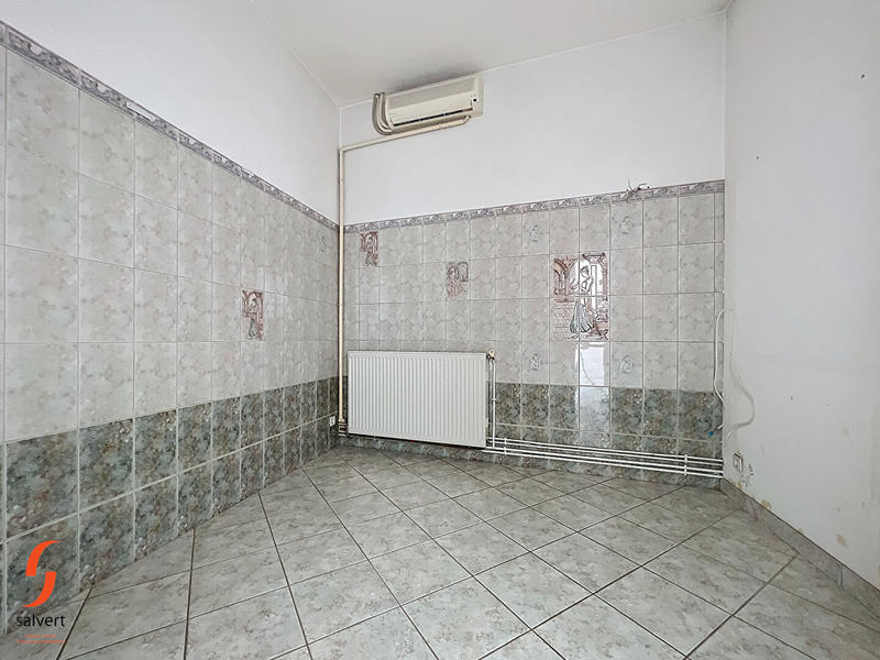 Local commercial - 65 m² - 3 pièces